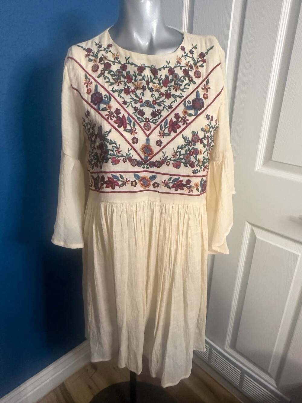 Umgee Embroidered Floral Boho Bell Sleeve Dress Size M